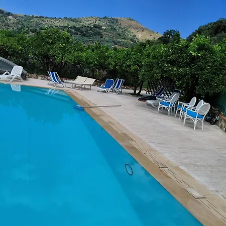 Апартаменты Les Barriques *